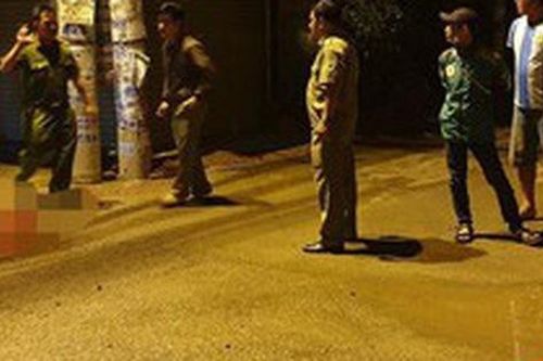 TP.HCM: Dùng súng và mã tấu 'xử' nhau ngay giữa quán nhậu nghi do ghen tuông