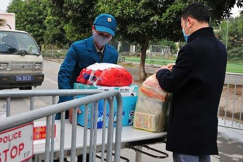 Ngày thứ hai tại khu cách ly trường tiểu học Xuân Phương: Các con thoải mái, phụ huynh yên lòng