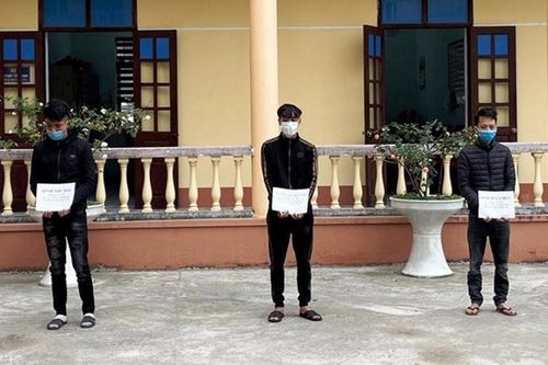 Tạm giam nhóm đối tượng cướp tài sản