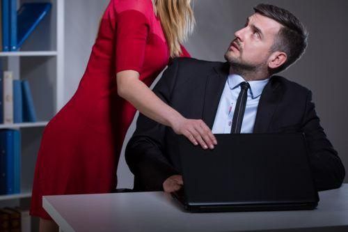 'Tôi bị đồng nghiệp nữ quấy rối'