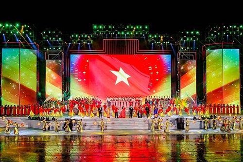 Chương trình nghệ thuật chào mừng thành công Đại hội Đảng XIII: Khát vọng tỏa sáng của đất nước