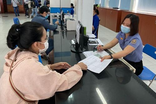Lo dịch bệnh, hàng nghìn hành khách trả vé tàu Tết