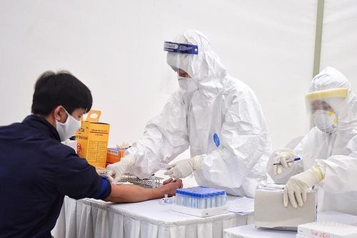 Hà Nội: Lấy mẫu và xét nghiệm gần 16.000 người đến, về từ vùng có dịch COVID-19