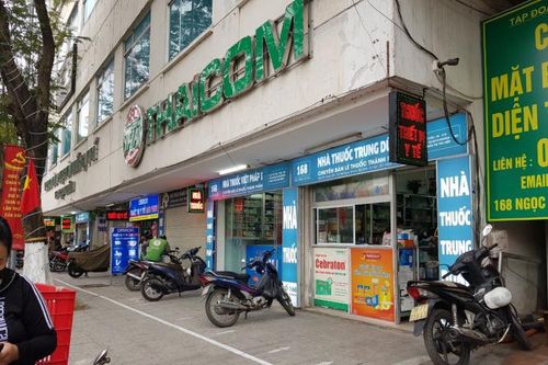 Khẩu trang bắt đầu khó mua: 'Bổn cũ có soạn lại'?