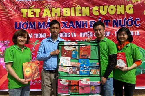 'Mầm sách vùng cao' tặng sách tại tỉnh Sơn La
