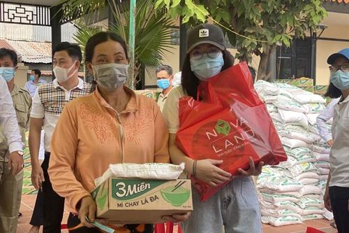 Nova Group tặng quà Tết cho 800 hộ nghèo ở Đồng Tháp