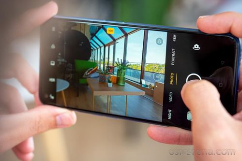 Realme 7 vs Samsung Galaxy A90 5G: Cuộc đua cấu hình của dòng máy tầm trung