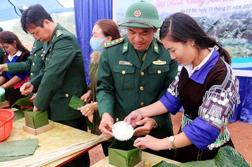 Xuân sớm nơi biên cương