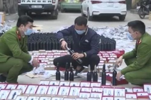 Thu giữ hàng ngàn linh kiện súng hơi chuẩn bị đưa đi tiêu thụ