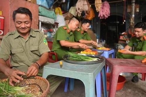 Ấm áp nghĩa tình những ngày cuối năm
