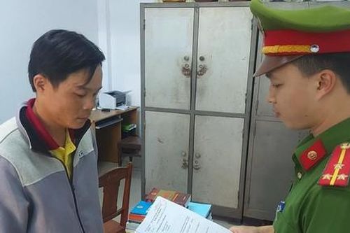 Một giám đốc lừa đảo, làm giả hồ sơ xe ôtô
