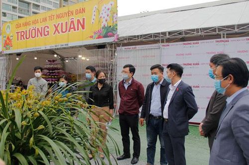 Khảo sát công tác quản lý chợ hoa xuân ở quận Hà Đông và Thanh Xuân