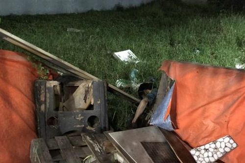 Người đàn ông chết bất thường trong bãi đất trống