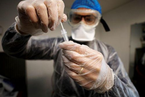 Xuất hiện đột biến mới trong biến chủng nCoV tại Anh