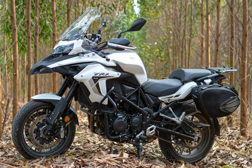 Môtô phượt giá dưới 200 triệu, chọn Honda CB500X hay Benelli TRK502?