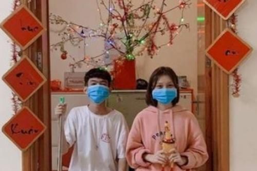 Sinh viên ĐH FPT trang trí khu cách ly trước Tết
