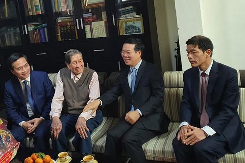 Đồng chí Võ Văn Thưởng thăm, chúc Tết các văn nghệ sĩ tại Hà Nội