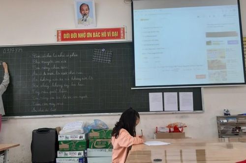 Tâm sự gia đình chia hai nửa cách ly