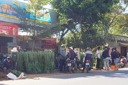 COVID-19 khiến 'vựa' lay-ơn lớn nhất nước ế ẩm, rớt giá xuống đáy