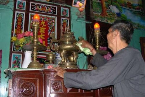 Năm 2021 có nên lau dọn, bày biện bàn thờ ngày ông Công ông Táo