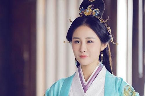 Tiểu cung nữ may mắn thời nhà Minh: Cười nhạo Hoàng đế ngủ gật, lỡ tay đốt cháy cung điện nhưng không bị trách phạt mà còn được thăng chức