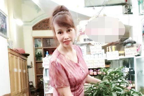 Cô dâu Thu Sao xuất hiện với chiếc cằm nhọn hoắt khiến dân mạng xôn xao
