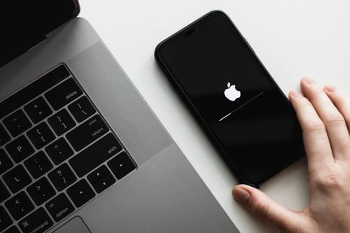 Người dùng iPhone tại Việt Nam gặp lỗi khó hiểu sau khi lên đời iOS 14.4