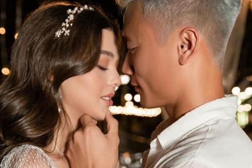 Thủ môn Bùi Tiến Dũng đi siêu xe 8 tỷ và yêu người mẫu: Hãy ngưỡng mộ, đừng buông lời cay đắng!