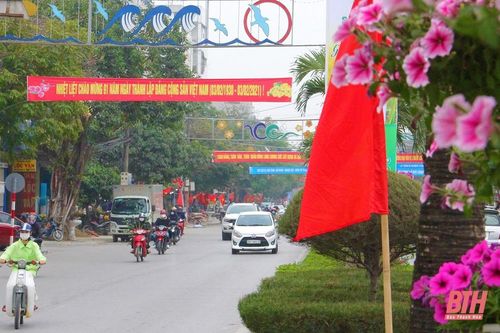 TP Thanh Hóa rực rỡ cờ hoa chào mừng 91 năm Ngày thành lập Đảng