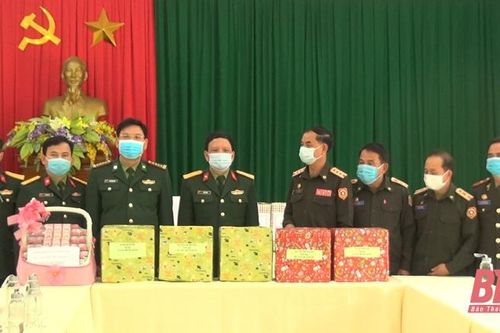 Bộ Chỉ huy quân sự tỉnh Hủa Phăn (Lào) thăm, chúc tết lực lượng quân sự tỉnh Thanh Hóa
