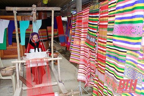Xã Lũng Niêm phát triển nghề dệt thổ cẩm
