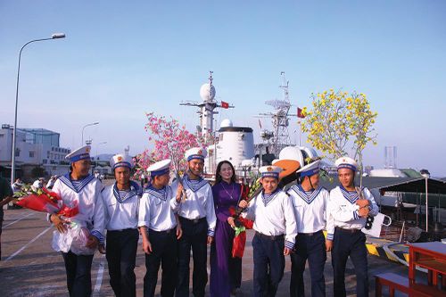 Xuân đến nhà giàn giữa ngàn khơi xa