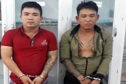 Giật tài sản của người đi đường, hai đối tượng bị bắt
