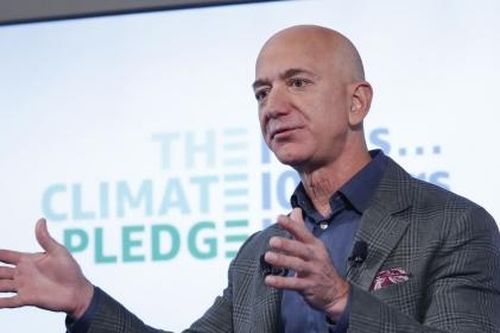 Tỷ phú Jeff Bezos sẽ thôi chức Tổng giám đốc tập đoàn Amazon