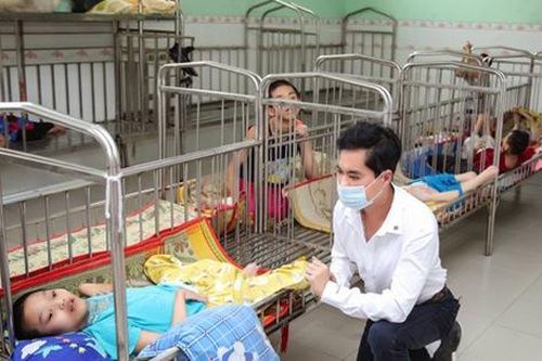 Hủy show vì dịch COVID-19, Ngọc Sơn không ngồi yên mà làm công việc cực kỳ ý nghĩa