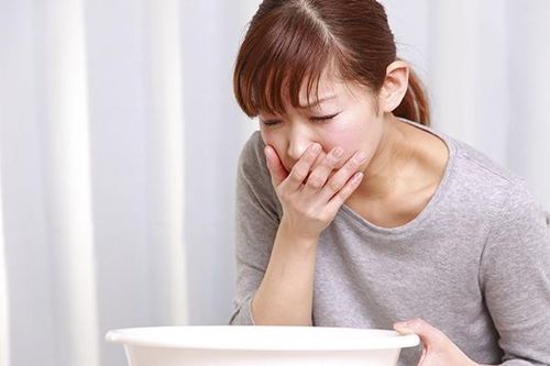 Bài thuốc hay trị buồn nôn, nôn ói