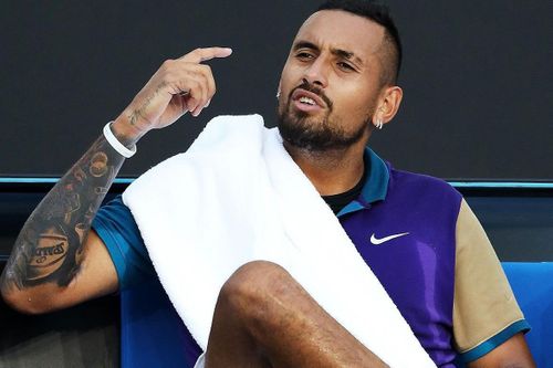 Kyrgios dừng thi đấu để phản đối quyết định trọng tài