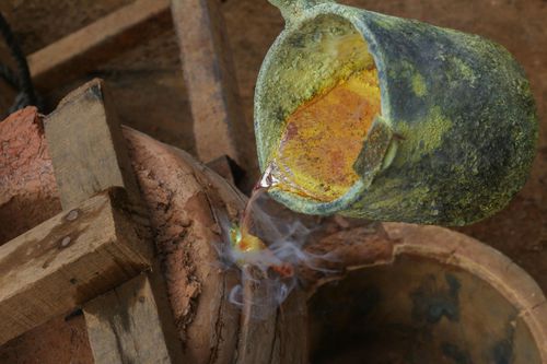 Làng đúc đồng thủ công hối hả dịp Tết
