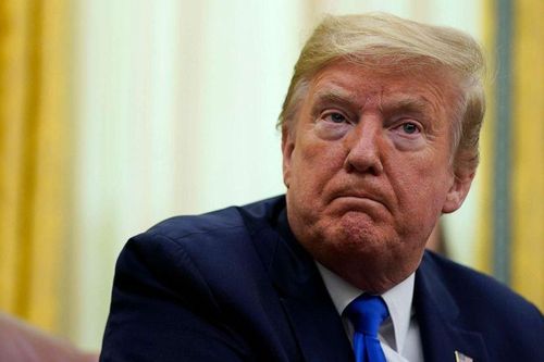 Ông Trump đã ký thỏa thuận giờ chót để 'trói tay' chính quyền Biden