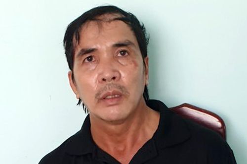 Kẻ cướp nhảy xuống sông sau khi lấy tiền của người bán vé số
