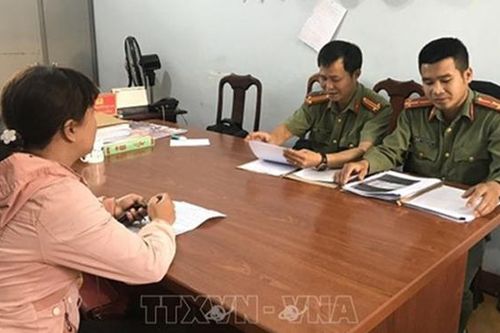 Xử phạt chủ tài khoản Facebook đăng tin sai sự thật liên quan 'tay vịn'
