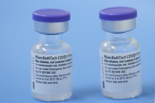 Anh thử nghiệm kết hợp hai loại vaccine Pfizer và AstraZeneca
