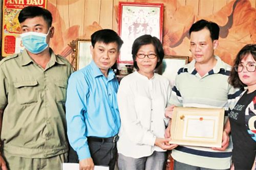 Những nghĩa cử cao đẹp