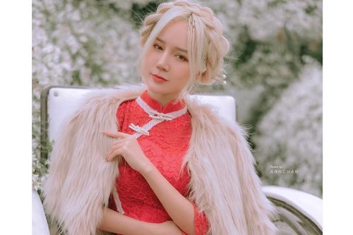 Hot girl Nghệ An có mái tóc bạch kim được mệnh danh 'Thần tiên tỷ tỷ' phiên bản Việt mặc đồ gì đi chơi Tết?