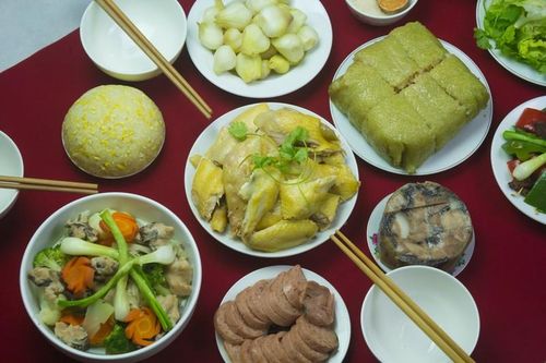 'Bỏ túi' bí quyết ăn Tết… 'thả ga' mà không lo tăng cân