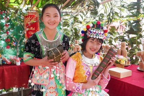 Độc đáo ngày Tết yêu thương của học sinh người Mông xứ Nghệ