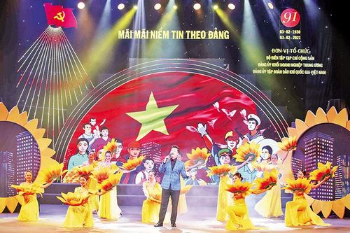 Chương trình nghệ thuật 'Mãi mãi niềm tin theo Ðảng': Ngợi ca ý Đảng - lòng dân hòa quyện