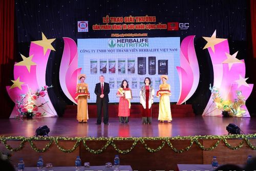 Herbalife Việt Nam nhận giải thưởng 'Sản phẩm vàng vì sức khỏe cộng đồng'