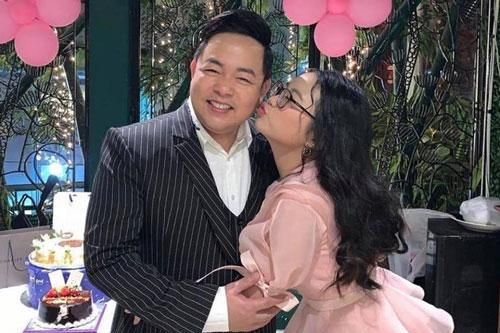 Phương Mỹ Chi hé lộ về quan hệ với bố nuôi Quang Lê hiện tại