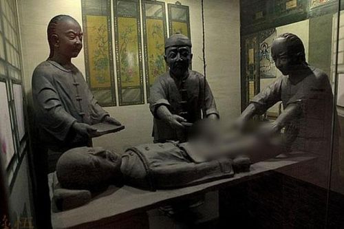 Những người trực tiếp 'tịnh thân' cho trẻ em thành thái giám nổi tiếng nhất triều Thanh